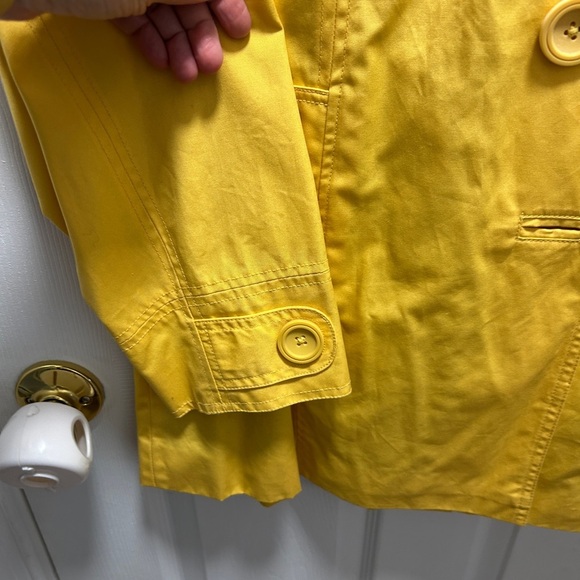 LLBean Large Women’s Rain Jacket - Picture 4 of 8